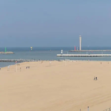 Lecomte - Oceanfront 206 Appartement *