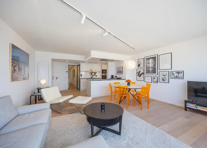 Lecomte - Oceanfront 206 Appartement *